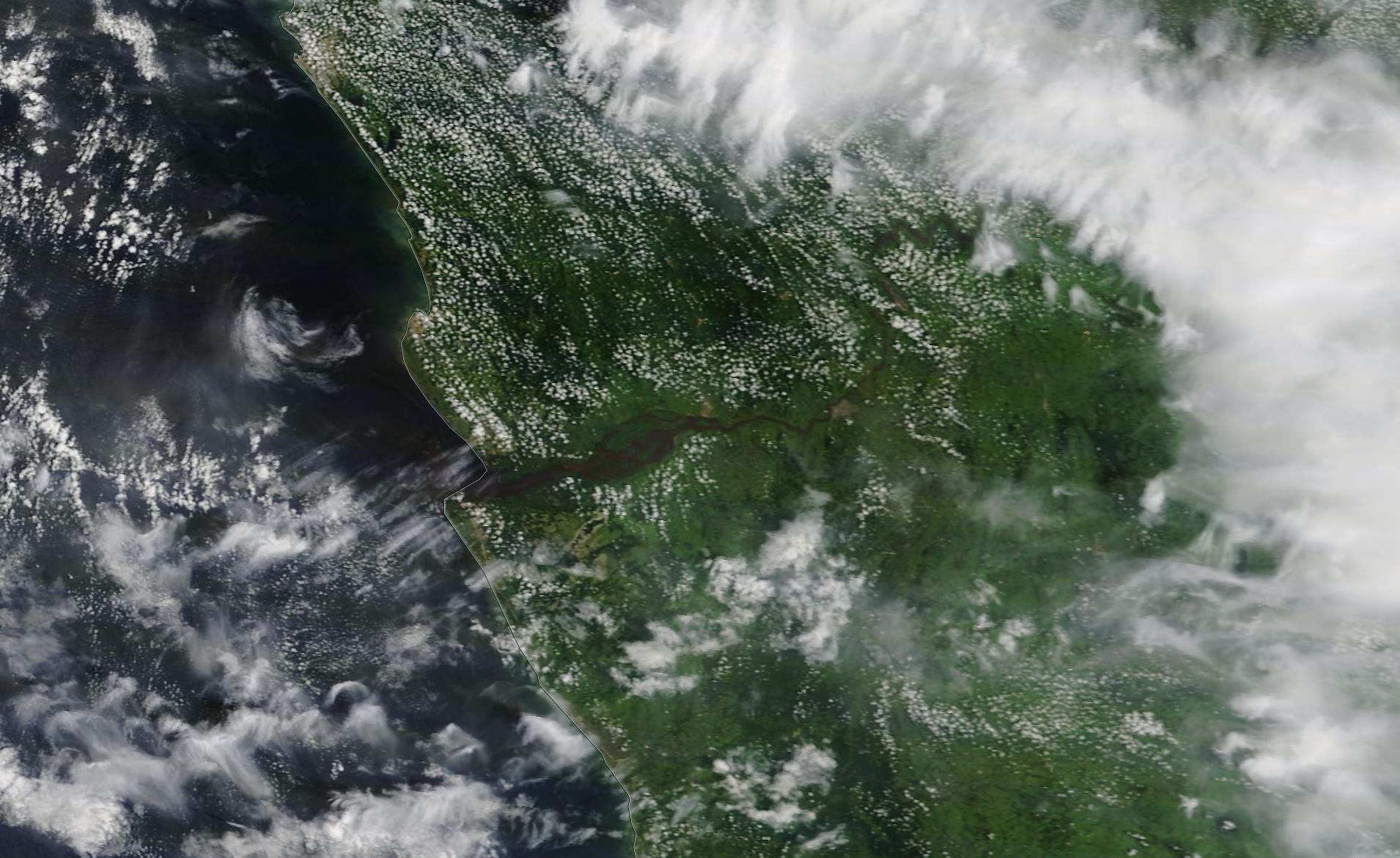 En décembre 2019, une crue exceptionnelle du fleuve Congo a vu passer 70.000 mètres cubes d'eau par seconde à Kinshasa. Ce déluge aurait déclenché l’avalanche sous-marine dans le canyon en aval. © Nasa WorldView
